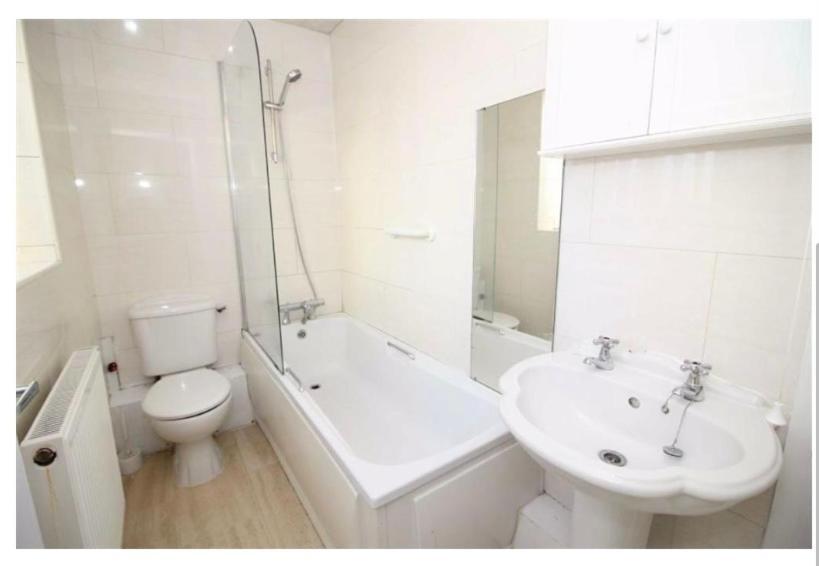 Cheerful 2 Bedroom House Hindley Екстер'єр фото